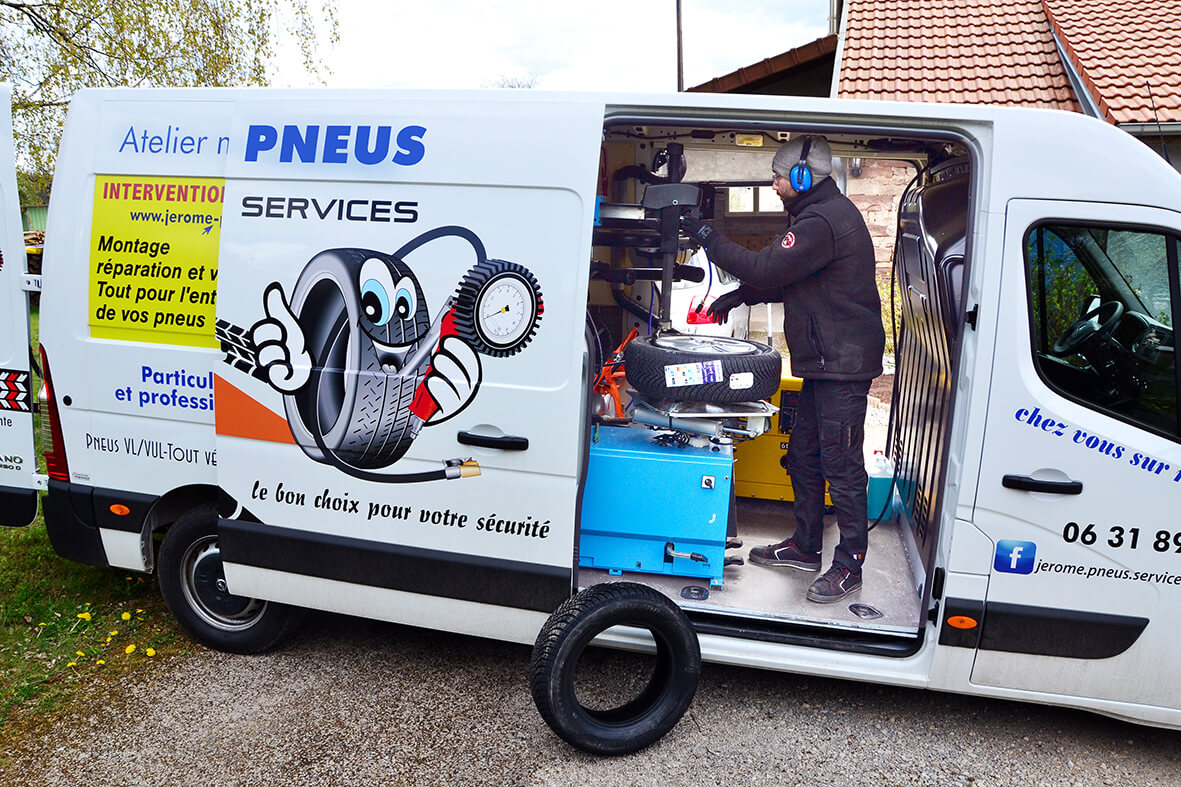 Camions de service pour pneus